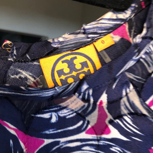 Tory Burch Abstract Circle Print Top - Picture 5 of 6